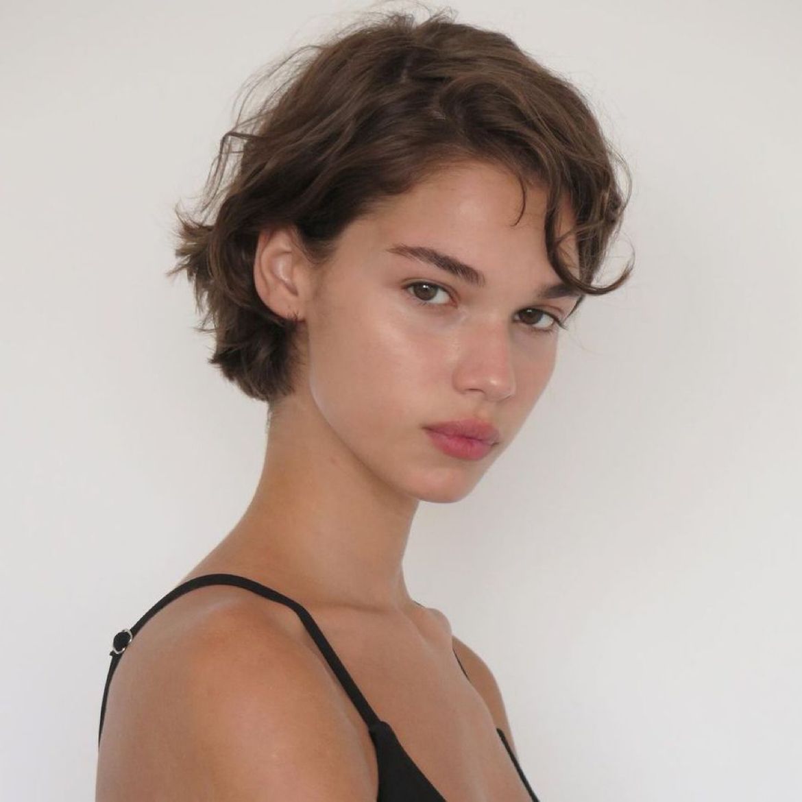 "პოდიუმზე პირველად 16 წლის გამოჩნდა და განსაკუთრებულ წარმატებას მიაღწია" - როგორია მატილდა გვარლიანის ცხოვრების სტილი, განვლილი გზა და გამორჩეული გარეგნობა