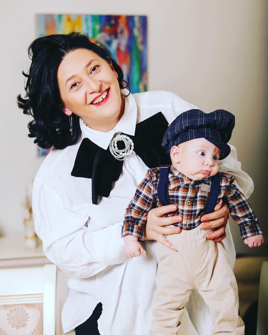 "ბებოს ლუკა" - ნატო გელაშვილი შვილიშვილთან ერთად გადაღებულ ფოტოს აქვეყნებს