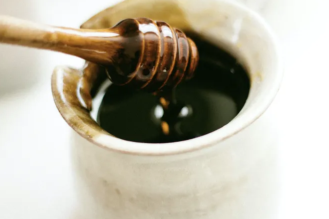 ყავისგან დასამზადებელი 5 ნიღაბი, რომლებიც ძვირად ღირებულ სალონურ პროცედურებს ჩაანაცვლებს