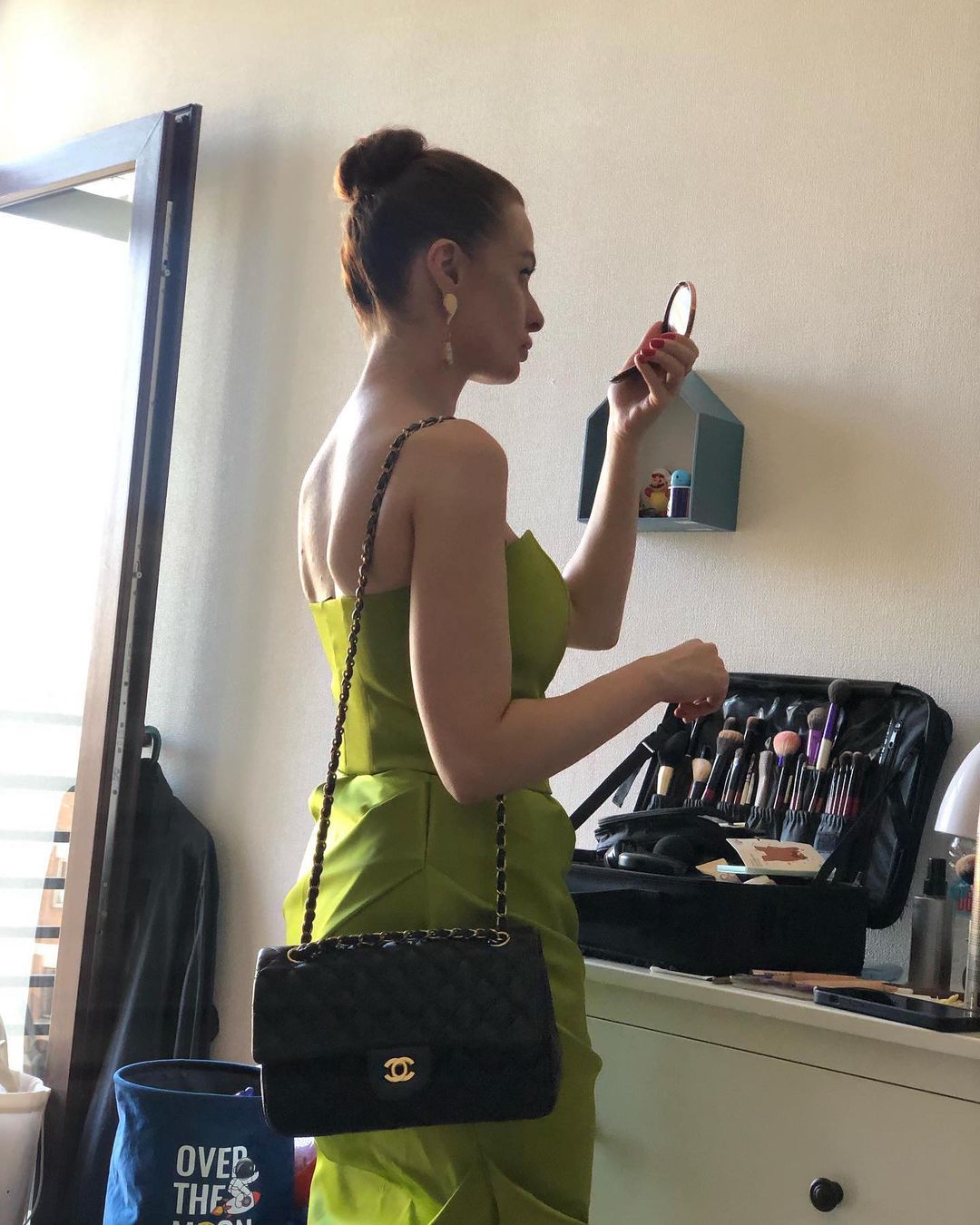 "აი, რა არის სილამაზე" - ნინო გაჩეჩილაძის ახალი ფოტოები გადასაღები მოედნიდან