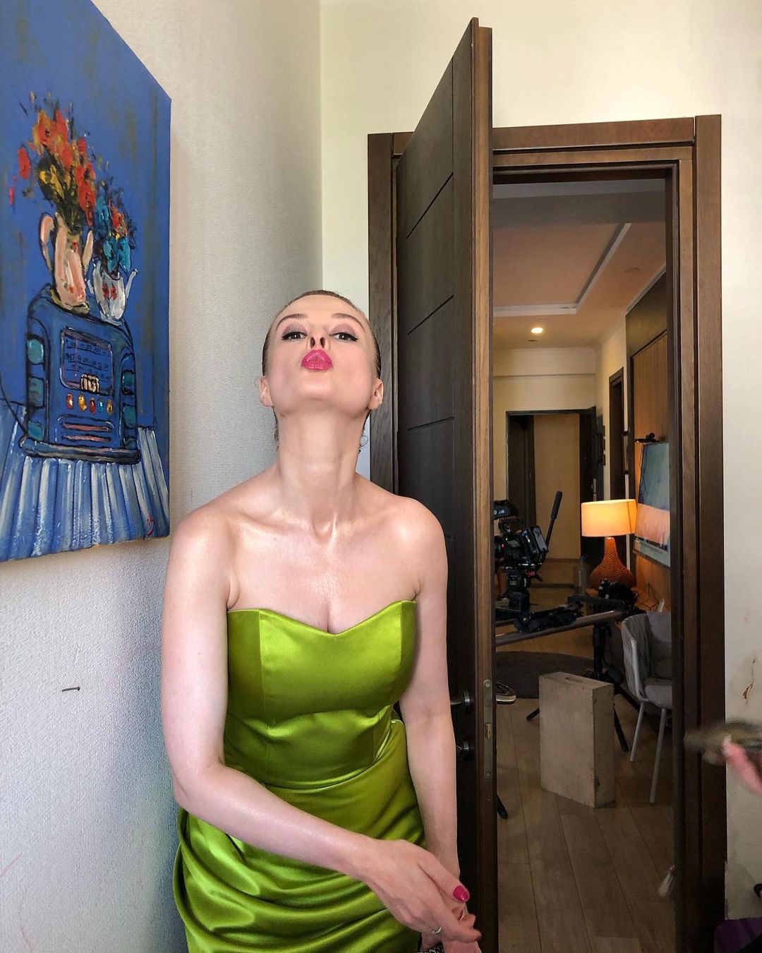 "აი, რა არის სილამაზე" - ნინო გაჩეჩილაძის ახალი ფოტოები გადასაღები მოედნიდან